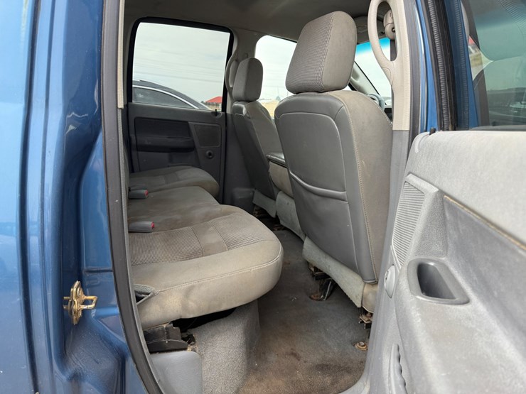 2006-dodge-3500-image-27