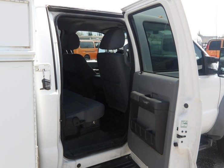2011-ford-f550-image-18