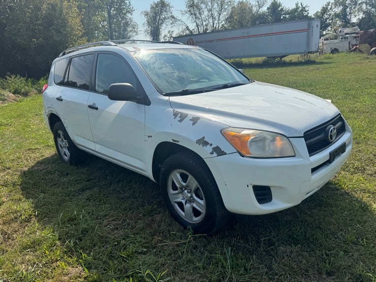 2009-toyota-rav4-image-3