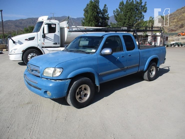 2003-toyota-tundra-image-1
