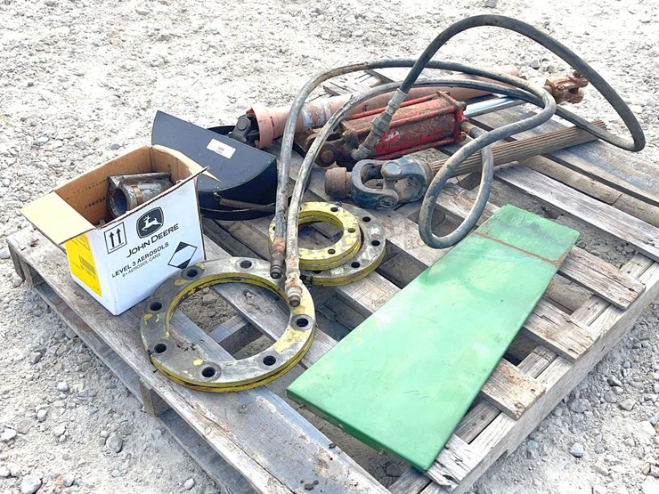 group-of-misc.-tractor-parts-image-2