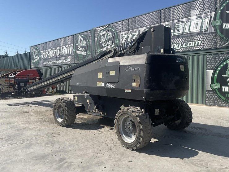 2013-jlg-800s-image-2