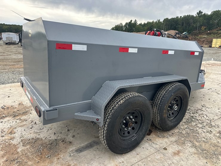 #5598-•-unused-x-star-990-gallon-fuel-trailer-image-5