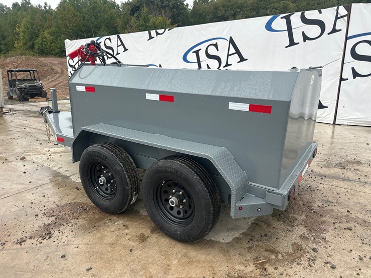 #5605-•-unused-x-star-750-gallon-fuel-trailer-image-3