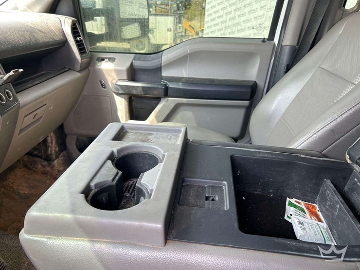 2022-ford-f450-image-18