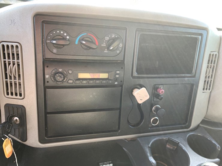 2009-international-durastar-4300-image-20
