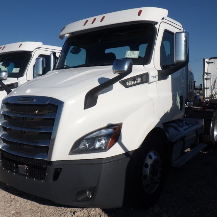 2019 FREIGHTLINER CASCADIA 116