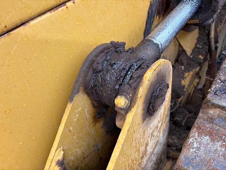 1996-caterpillar-d5m-image-19