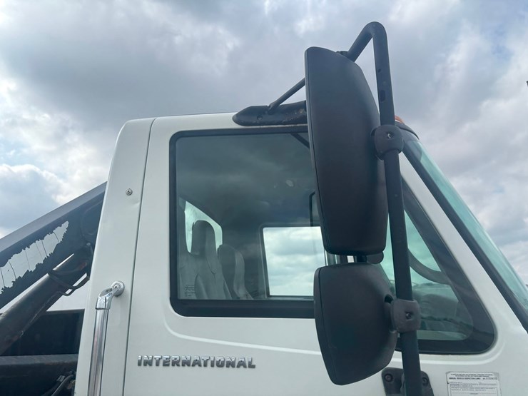 2002-international-durastar-4300-image-23