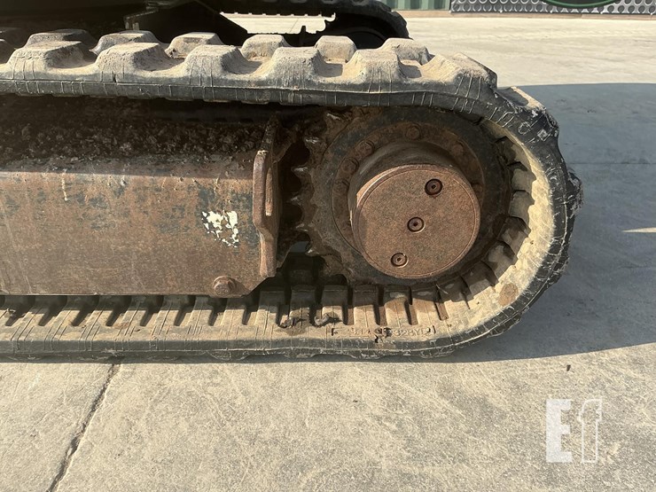 2010-caterpillar-303.5c-cr-image-9