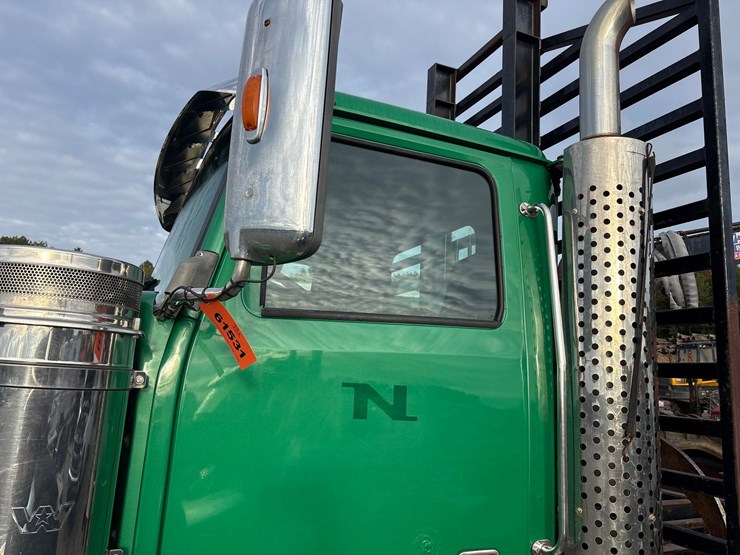 2013-western-star-4900sb-image-11