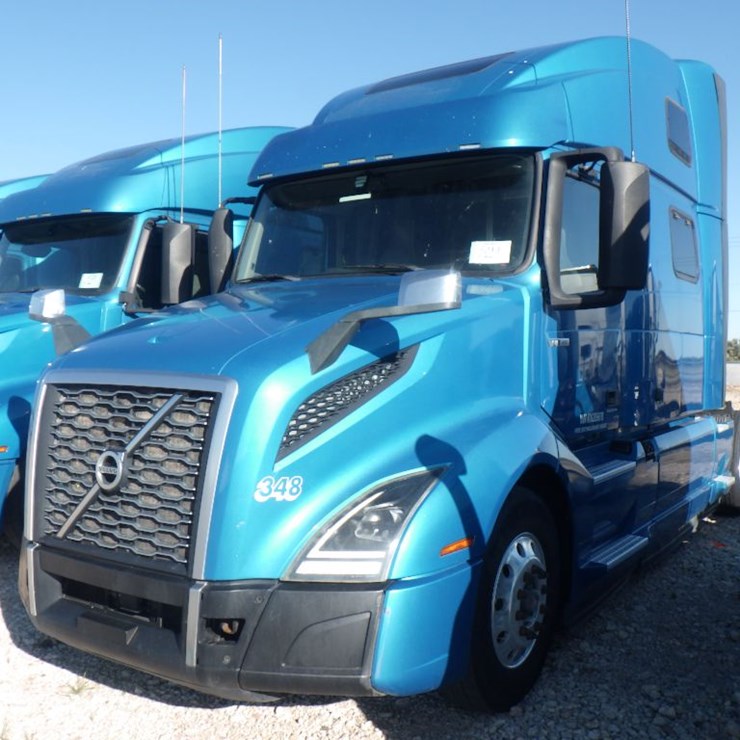 2019 VOLVO VNL860