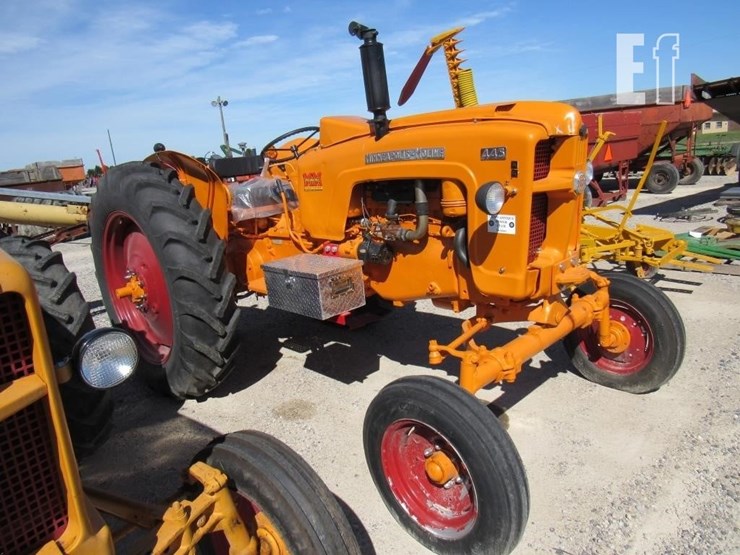 minneapolis-moline-445-image-25