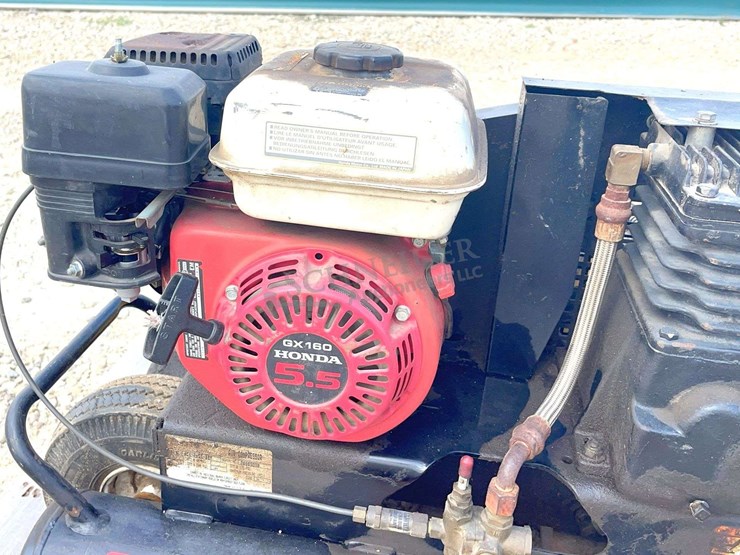mi-t-m-portable-air-compressor-w/-air-tank-image-8