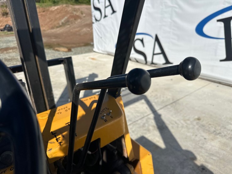 #5597-•-komatsu-fd25-7-forklift-image-28