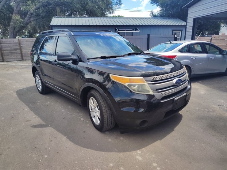 2013-ford-explorer-image-1