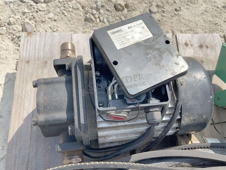 group-of-pumps,-hoses-&-hose-reel-image-6