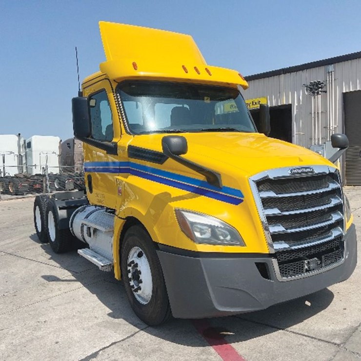 2019 FREIGHTLINER CASCADIA 126