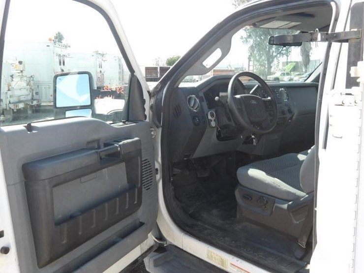 2011-ford-f550-image-14