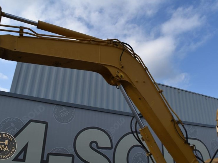 2010-komatsu-pc88mr-8-image-26