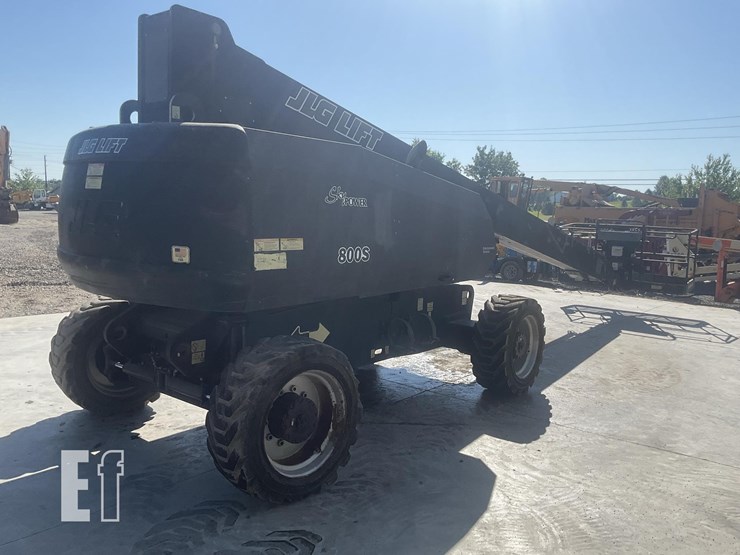 2013-jlg-800s-image-4