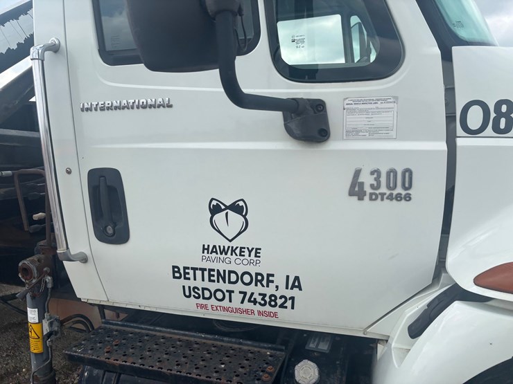 2002-international-durastar-4300-image-22