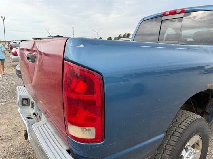 2006-dodge-3500-image-13