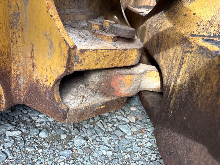 caterpillar-d5m-lgp-image-28