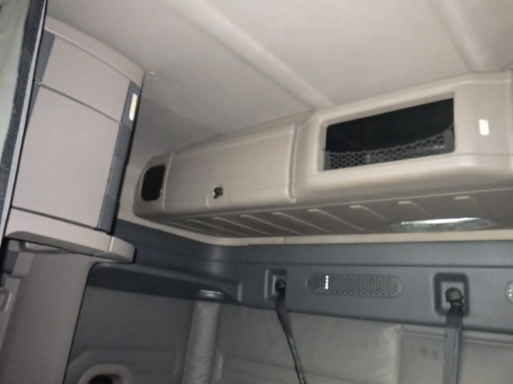 2019-freightliner-cascadia-113-image-19