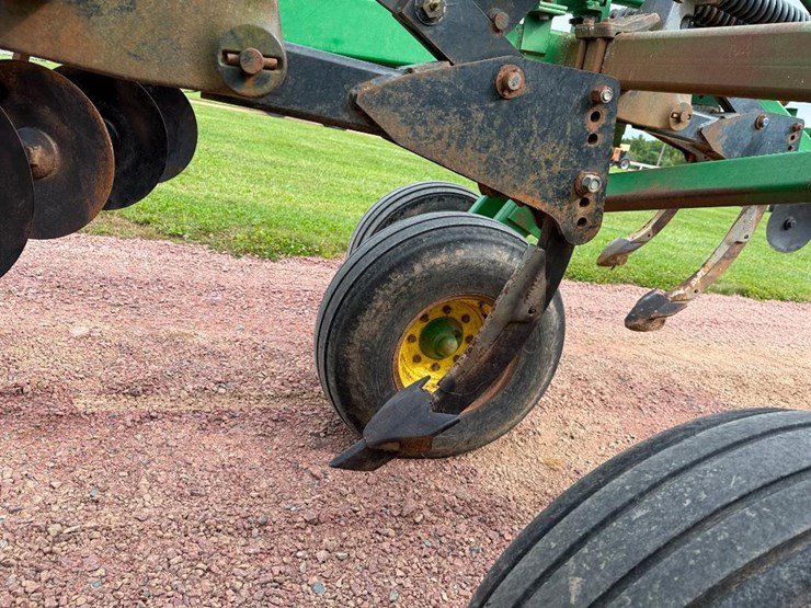john-deere-2700-image-31