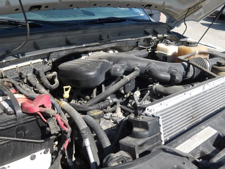 2011-ford-f550-image-8