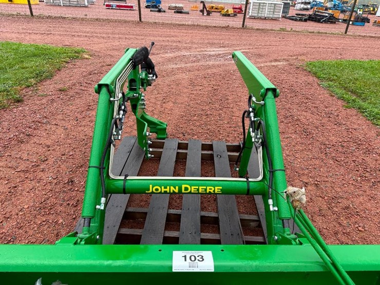2022-john-deere-400e-image-13