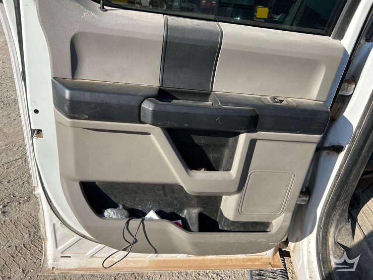 2021-ford-f450-image-19