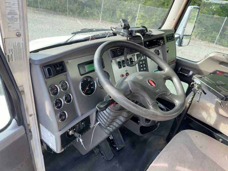 2015-kenworth-t370-image-36
