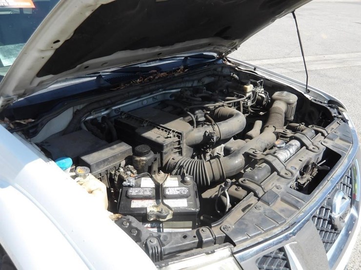 2016-nissan-frontier-sv-image-9