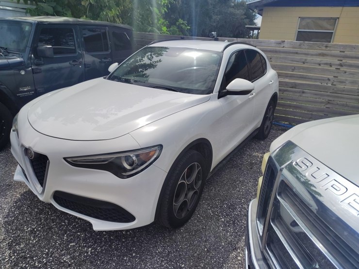 2018-alfa-rome-stelvio-runs/moves-sport-image-2