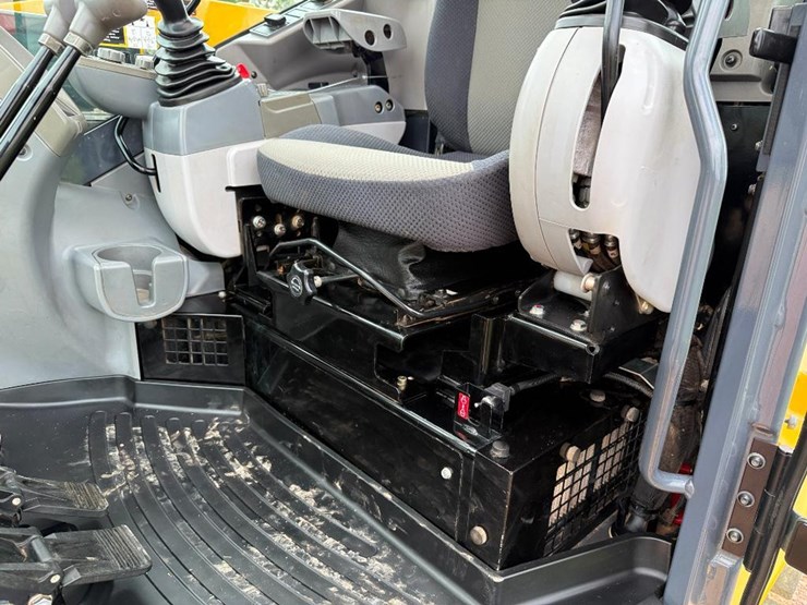deere-85g-image-45