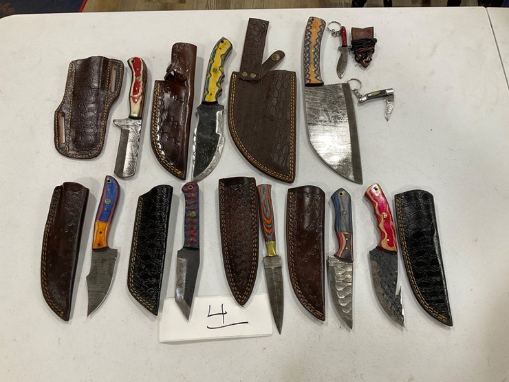 #4-•-10-assorted-knifes-image-1