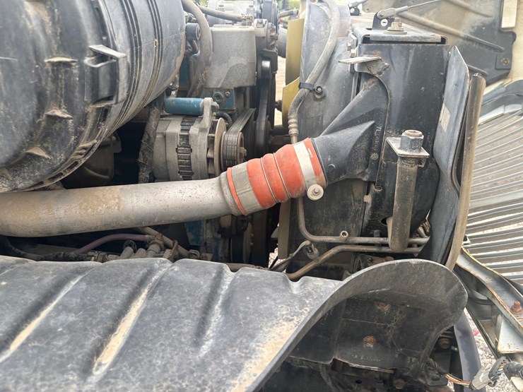 2002-international-durastar-4300-image-26