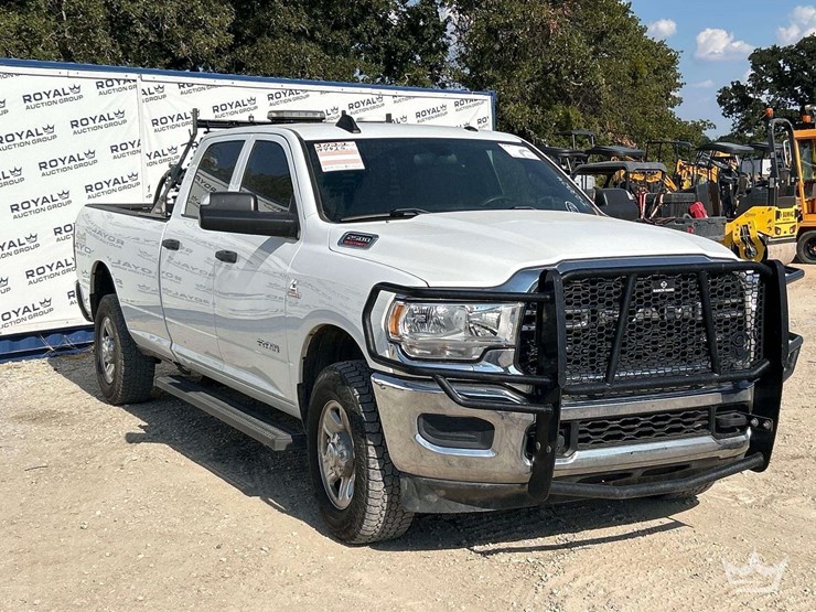 2022-dodge-2500-image-4