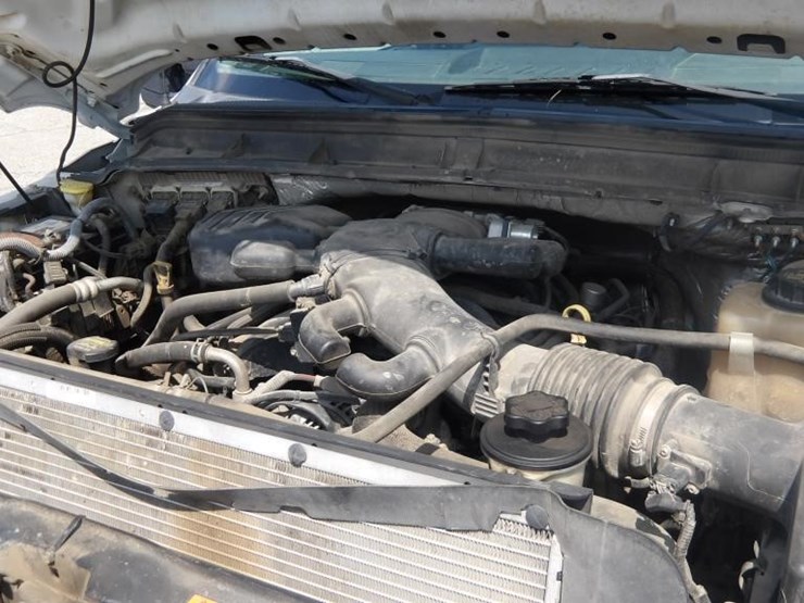 2011-ford-f550-image-7