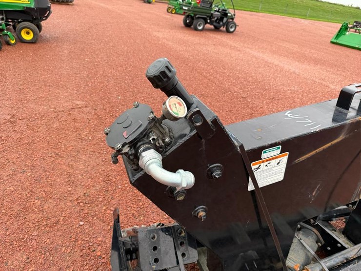 john-deere-6110m-image-11