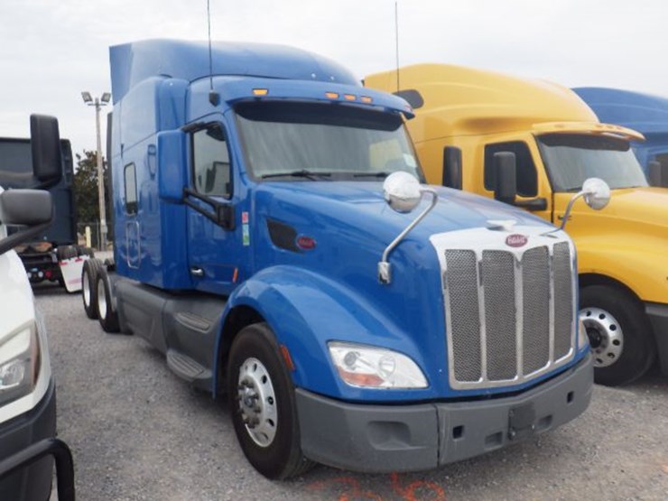 2019-peterbilt-579-image-4