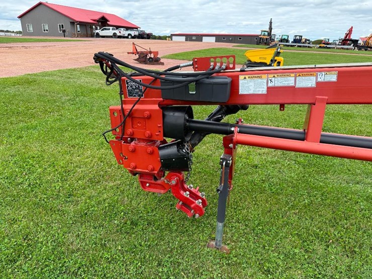 2013-new-holland-h7460-image-11