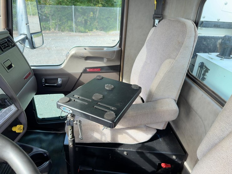 2015-kenworth-t370-image-35