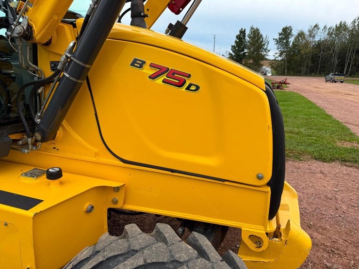 new-holland-b75d-image-32