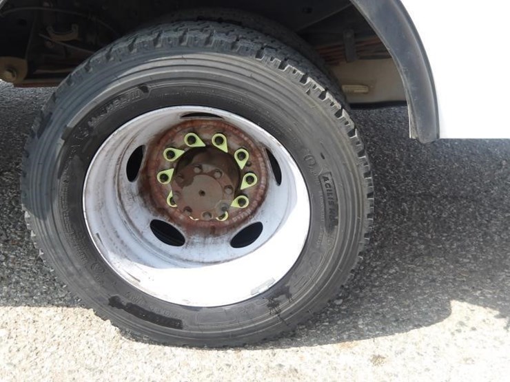 2011-ford-f550-image-5