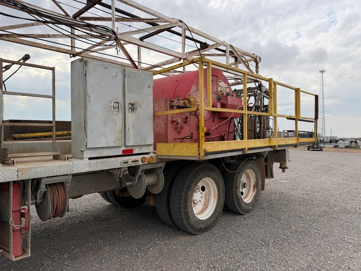 2007-international-workstar-7400-image-11