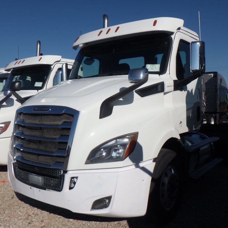 2018 FREIGHTLINER CASCADIA 116
