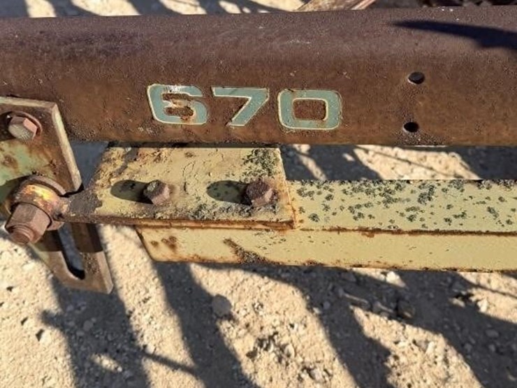 john-deere-670-image-3
